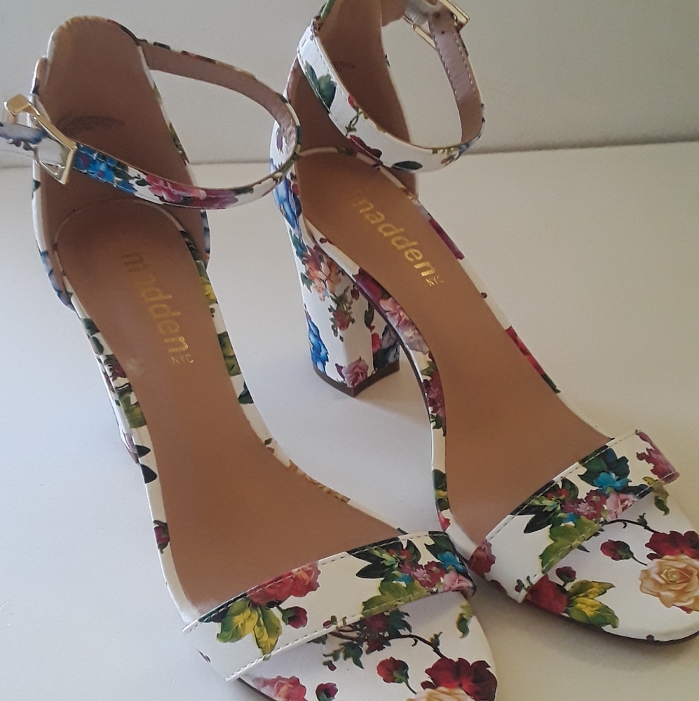 Women's Madden NYC Brigid Shoes Floral Print Size 8